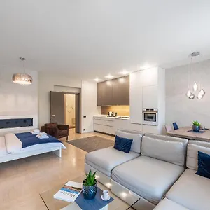 New Luxury Apt With Ac&parking In The Center Of Apartmán